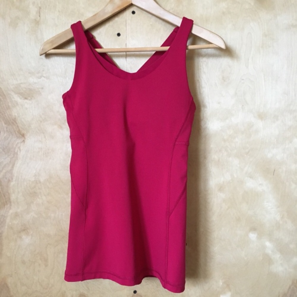 LULULEMON ATHLETICA TOP